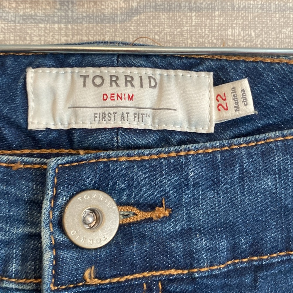 NWT Torrid Dark Blue New Skinny High Rise Jeans - Picture 4 of 8